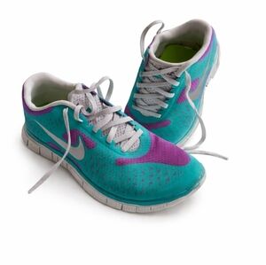 NiKe Free 4.0 V2 Flyknit Women's Size 8, Minimalist, Running Shoes